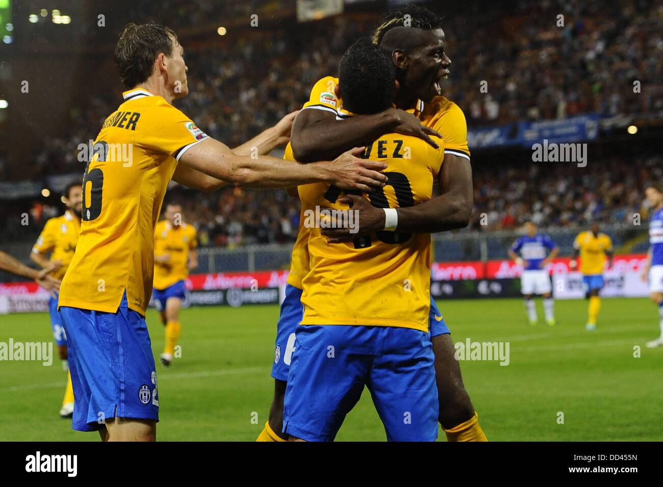 Gênes, Italie. Août 24, 2013. Seriea une ligue de football. La Sampdoria contre la Juventus. Célébrations pour le but de Carlos Tevez : Action Crédit Plus Sport/Alamy Live News Banque D'Images