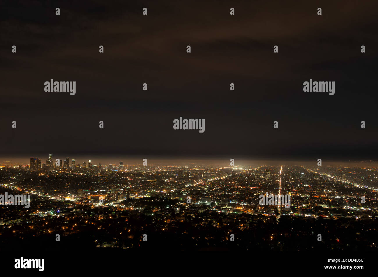 Vue aérienne du centre-ville de Los Angeles par nuit à partir de Griffith Observatory Banque D'Images
