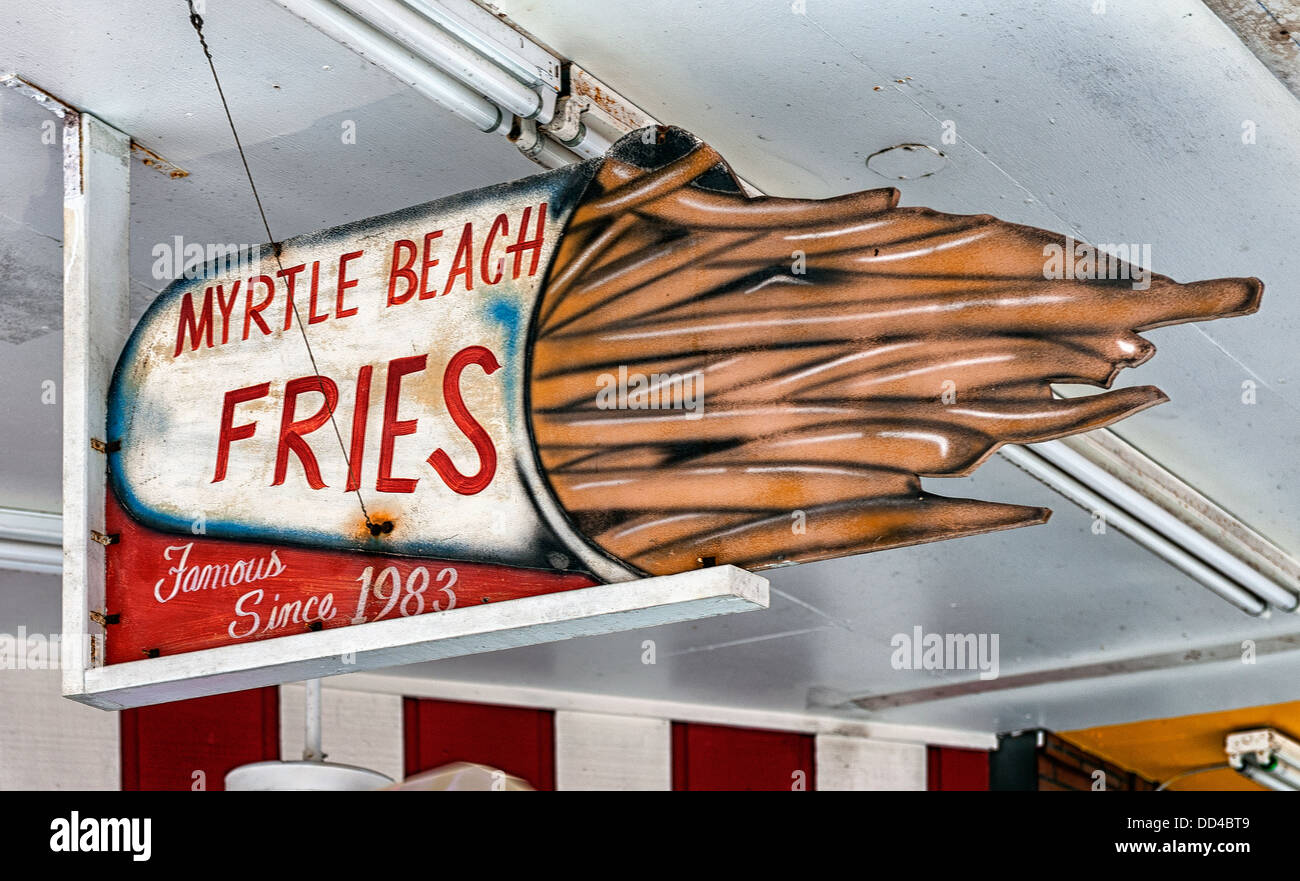 Frites une ancienne école folk art signe sur la promenade de Myrtle Beach Banque D'Images