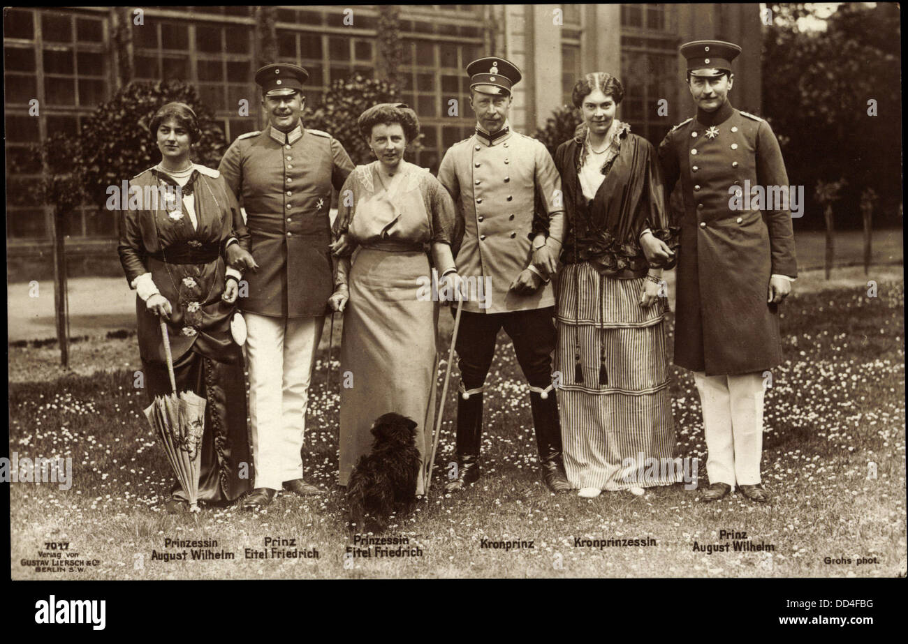 Ak Prinzessin August Wilhelm, Prinz Eitel Friedrich, le Kronprinz, Kronprinzessin ; Banque D'Images