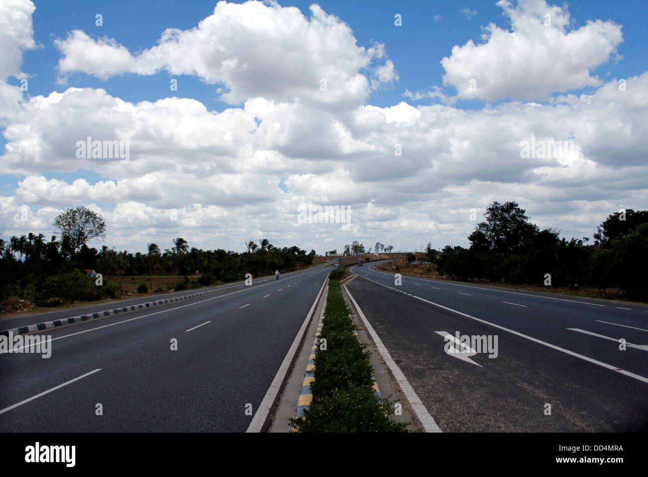 La route nationale n ° 7. Salem à Bangalore s'étirer. Banque D'Images