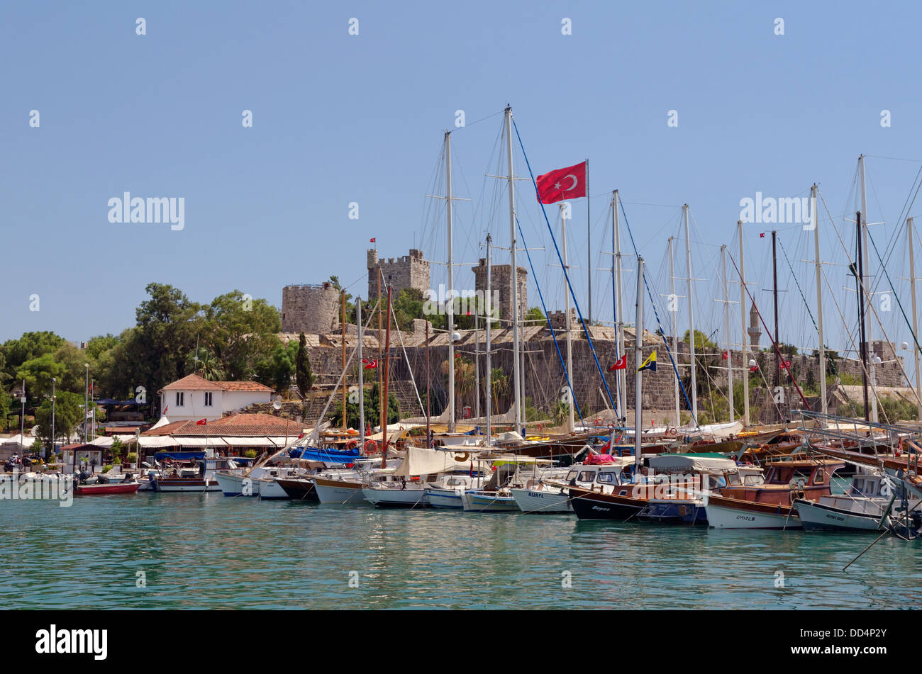 Port-ville de Bodrum et le château de Saint Pierre, Province de Mugla, Turquie Banque D'Images