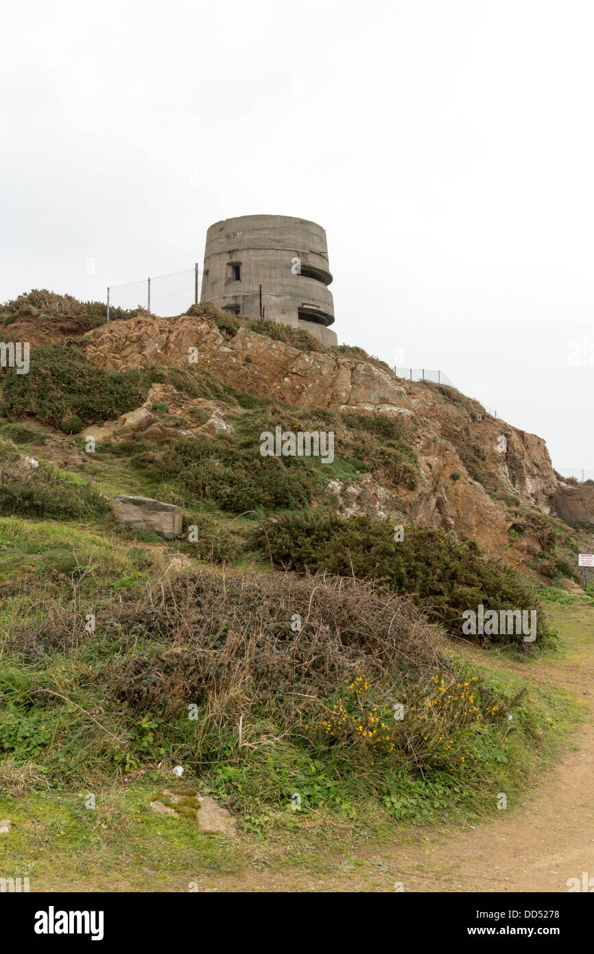 Guernsey 2013. Vazon Bay. Tour d'observation militaire allemand Banque D'Images