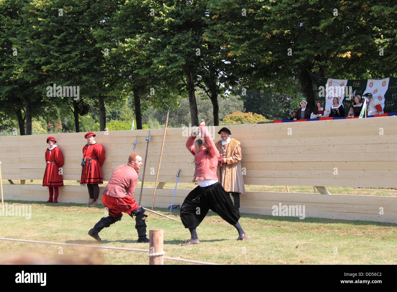 Londres, Royaume-Uni. Août 26, 2013. Joute Tudor, Hampton Court Palace, East Molesey, Surrey, Angleterre, Royaume-Uni. Troisième jour de joute Tudor re-enactment y compris les joutes du tournoi, les combats corps à corps et la fauconnerie avec interprètes historiques comme Henry VIII, Anne Boleyn et d'autres personnages importants de 1533. Crédit : Ian bouteille/Alamy Live News Banque D'Images