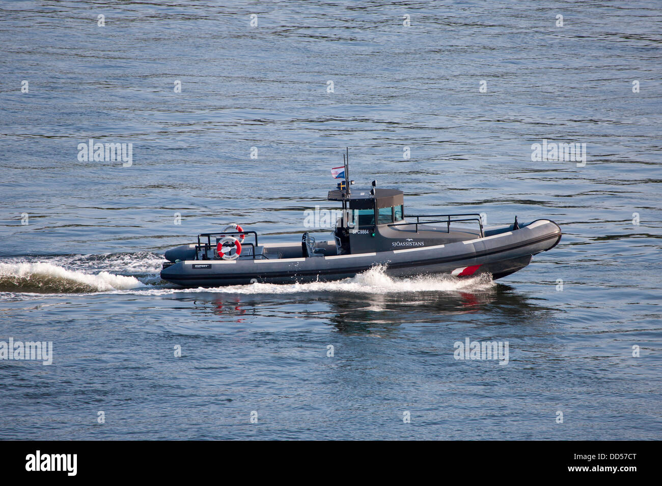 Sjoassistans en caoutchouc gonflable bateau de vitesse à Stockholm en Suède Banque D'Images