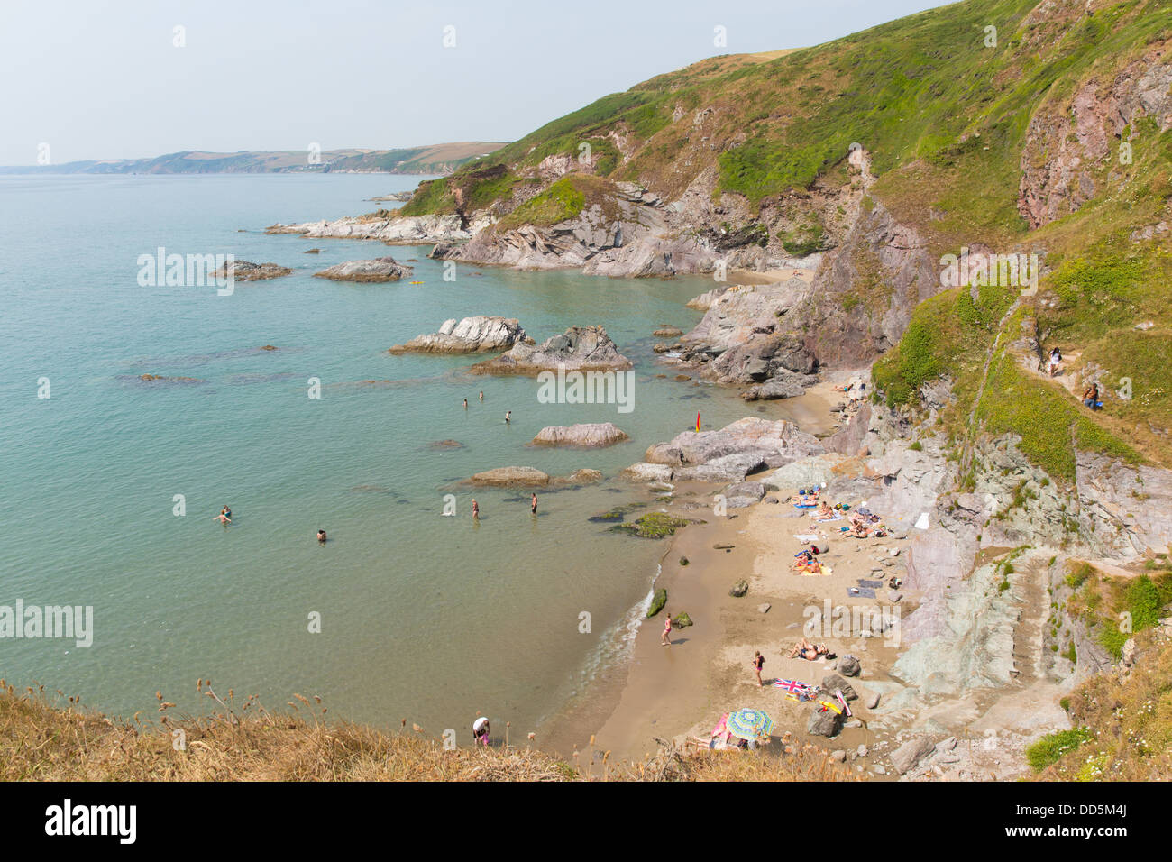 Plage de Whitsand Bay Cornwall England UK côte à proximité de Plymouth un jour d'été Banque D'Images