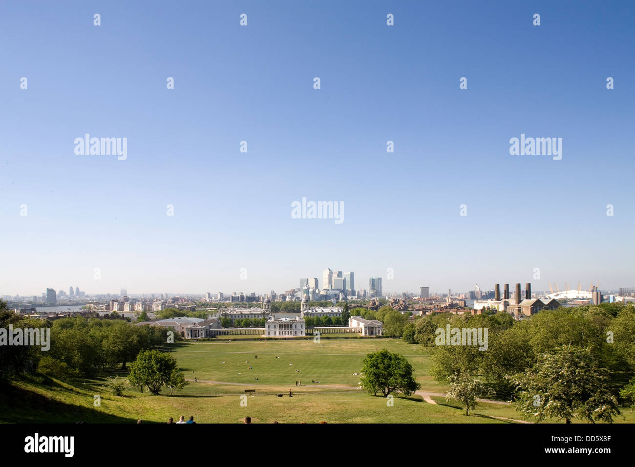 Vue du haut de la colline dans le parc de Greenwich vers l'Docklands Banque D'Images