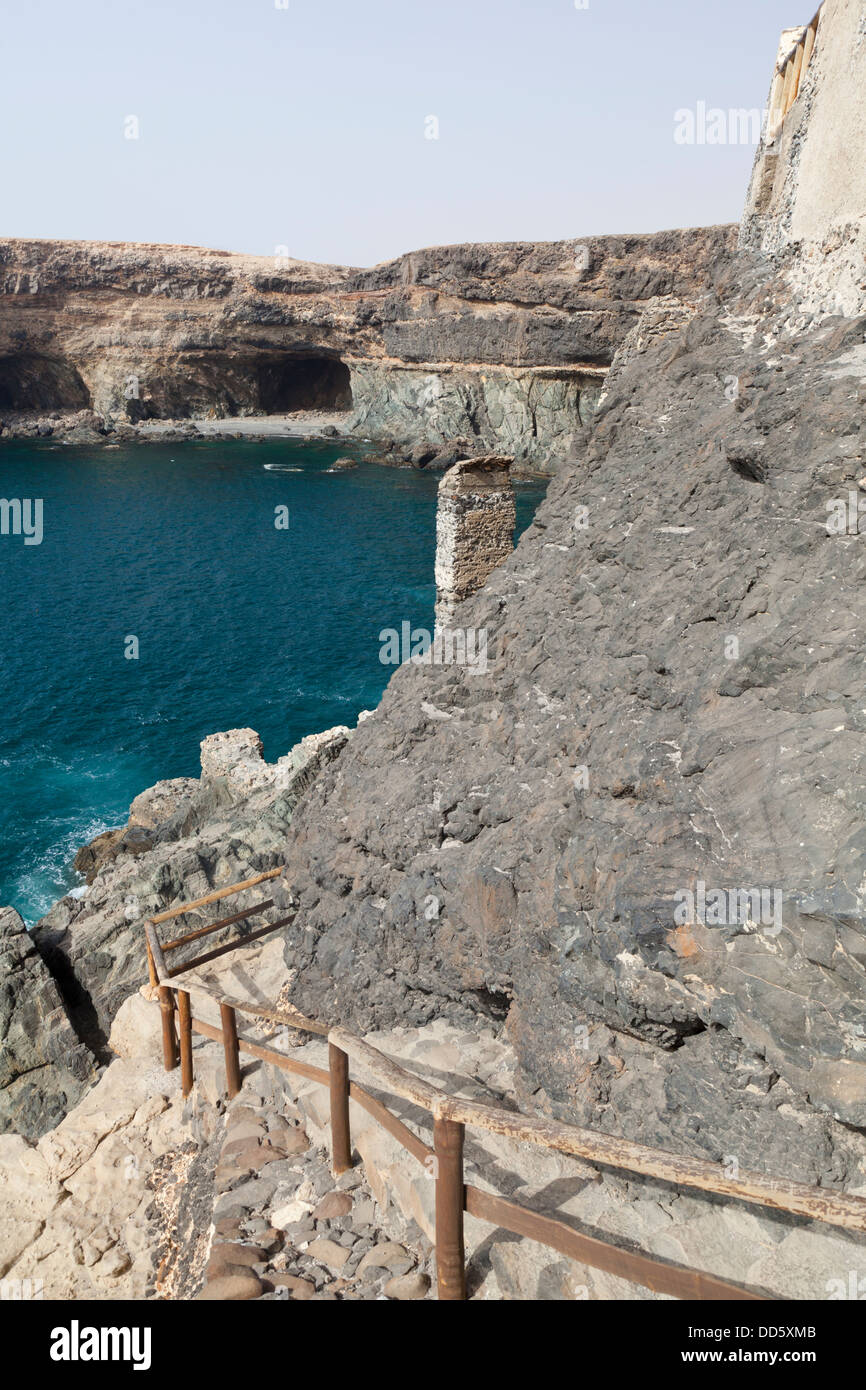 Sentier menant au pirate grottes près de Ajuy, Fuerteventura. Banque D'Images