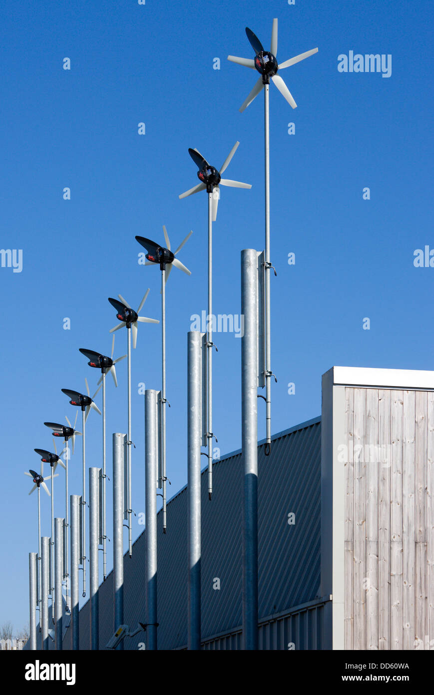 L'industrie, l'électricité, l'énergie éolienne, éoliennes à entraînement  direct conçu pour les applications de microgénération Photo Stock - Alamy