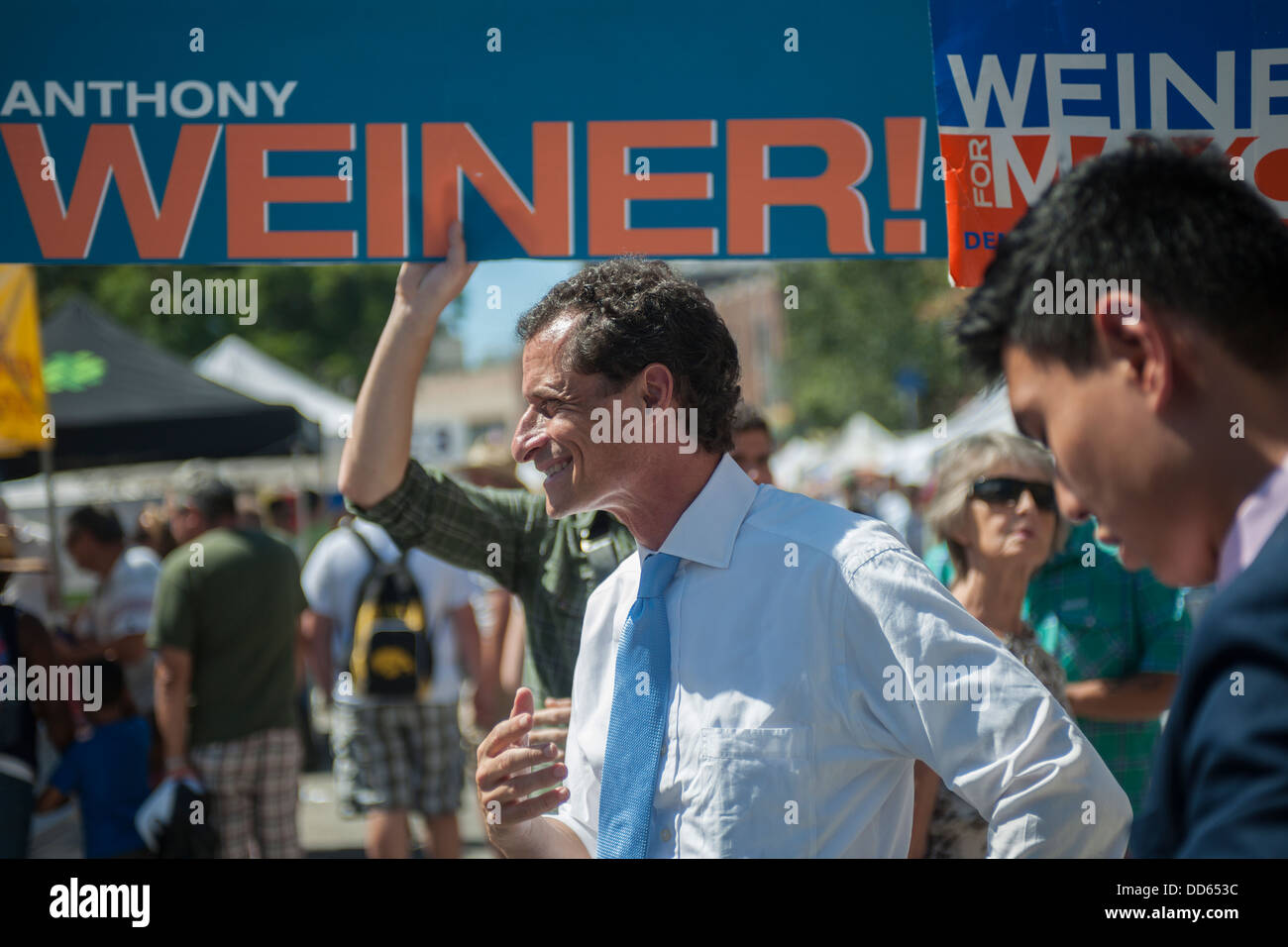 Candidat à la Mairie de New York Anthony Weiner à la campagne du Jubilé de Brighton Beach à Brighton Beach, Brooklyn à New York Banque D'Images