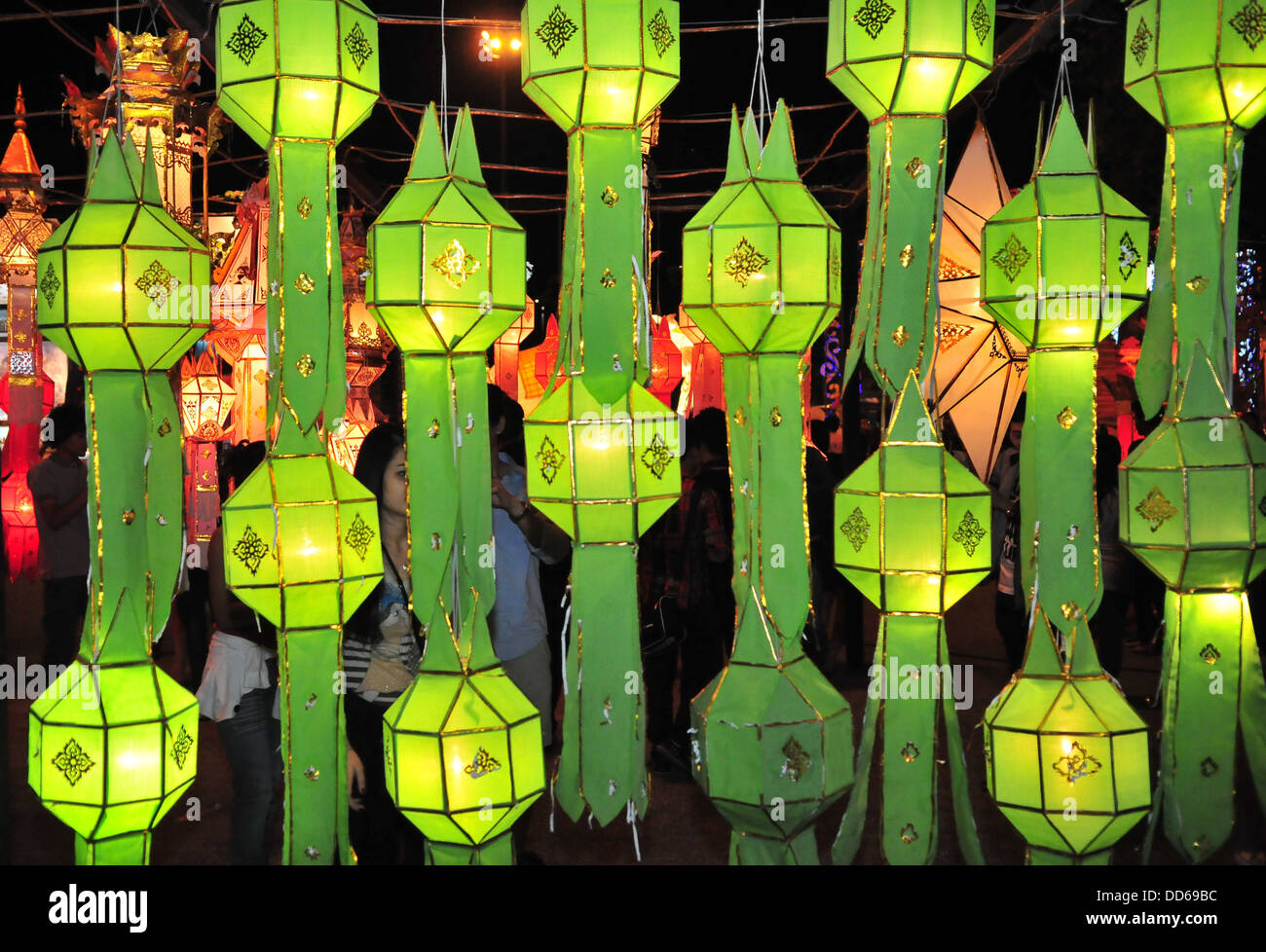 Lanternes de Loy Krathong affichage à Thapae Gate dans Chiang Mai, Thaïlande du Nord Banque D'Images