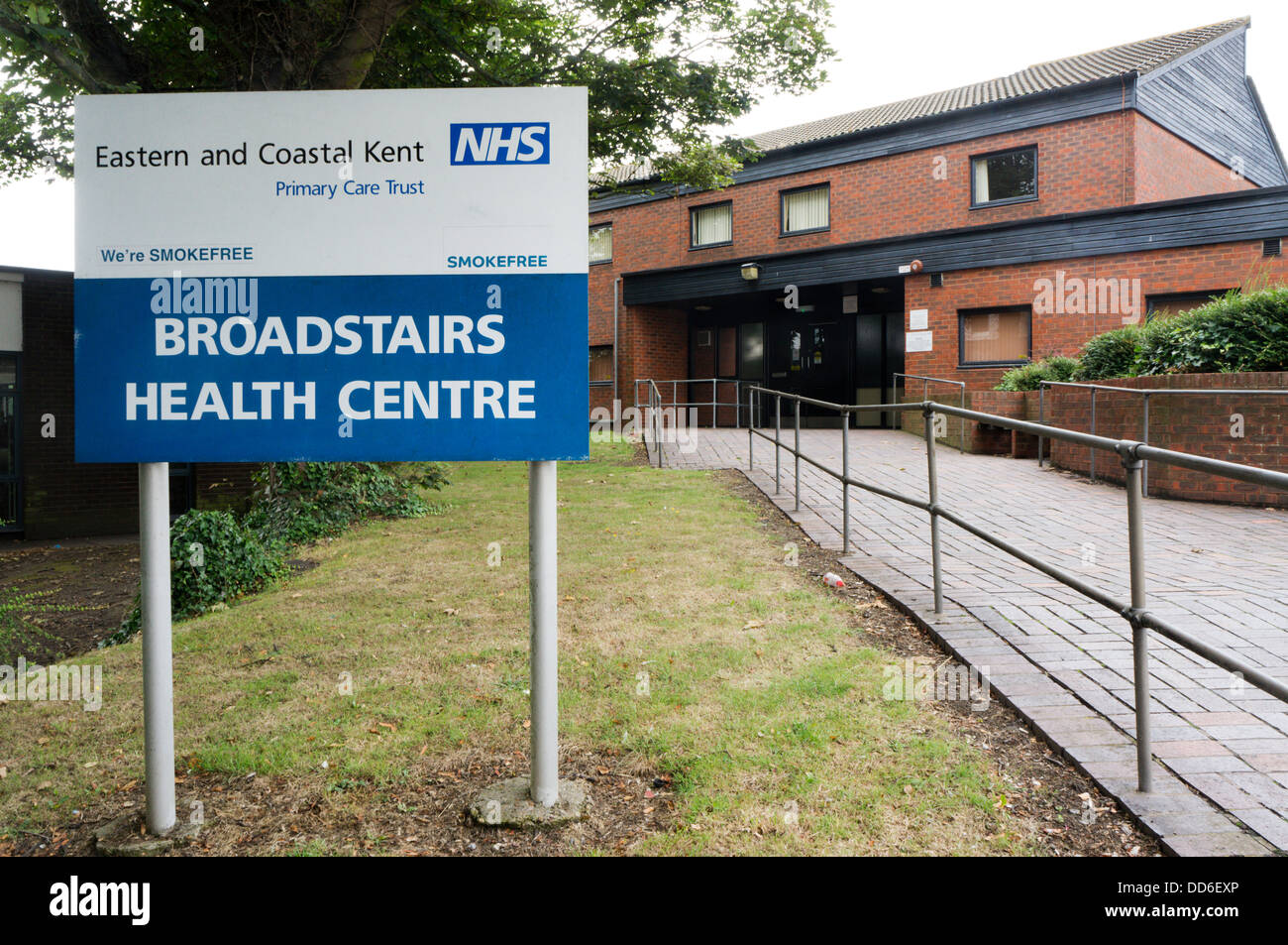 Signe pour Broadstairs Centre de santé, une partie de l'Est et du littoral Kent Primary Care Trust. Banque D'Images