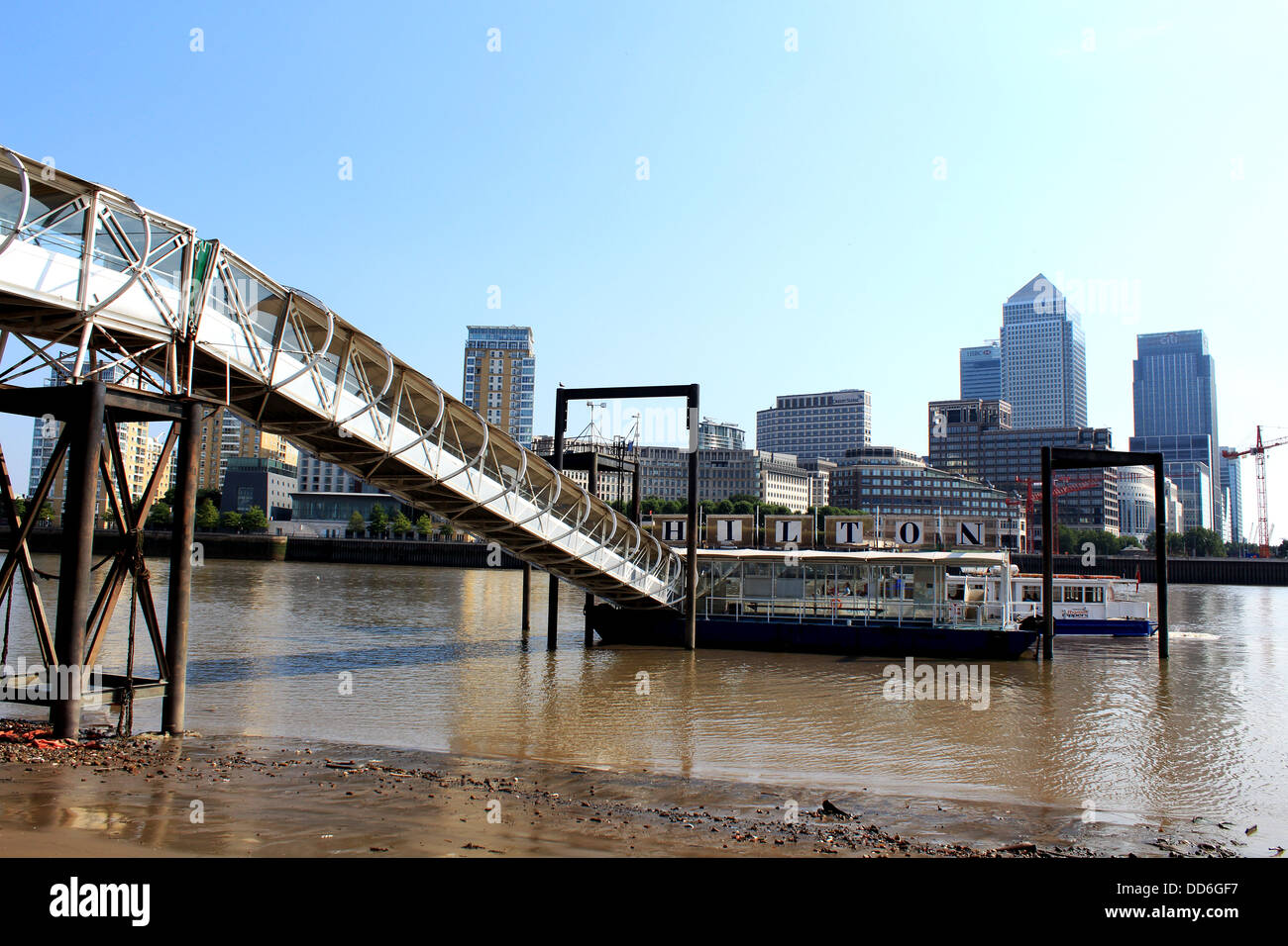 Hilton London Docklands Riverside landing stage sur la Tamise Banque D'Images