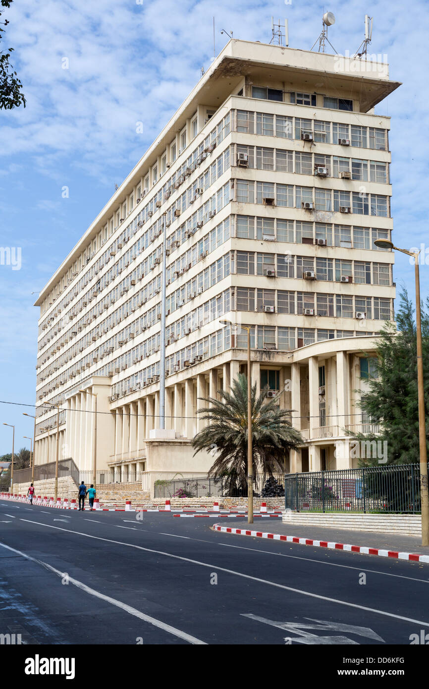 Dakar, Sénégal. Immeuble de bureaux ministériels. Banque D'Images