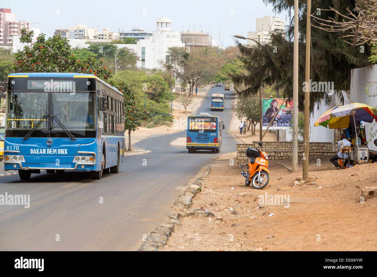 Dakar, Sénégal. Les transports publics, bus municipaux. Banque D'Images