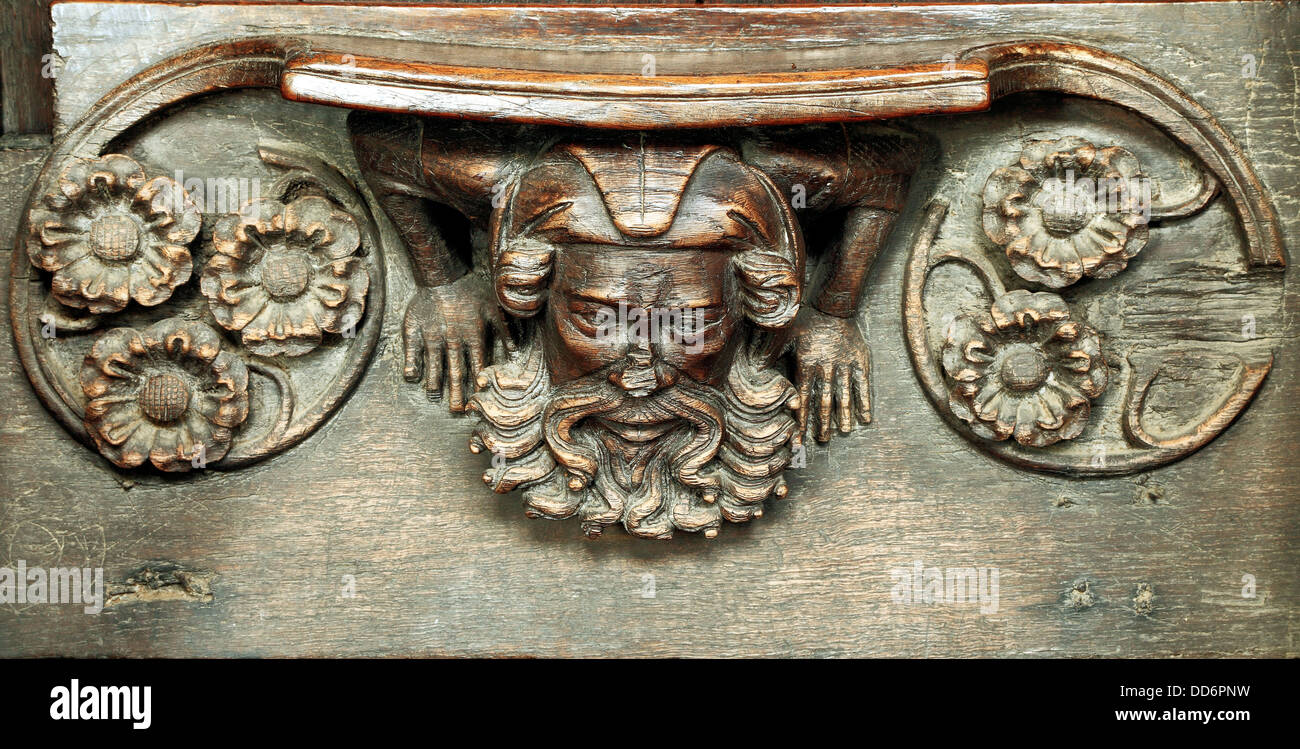 Misericord médiévale, Kings Lynn St Margaret's Church Kings Lynn, Norfolk, England UK Anglais miséricordes médiévale xive siècle Banque D'Images