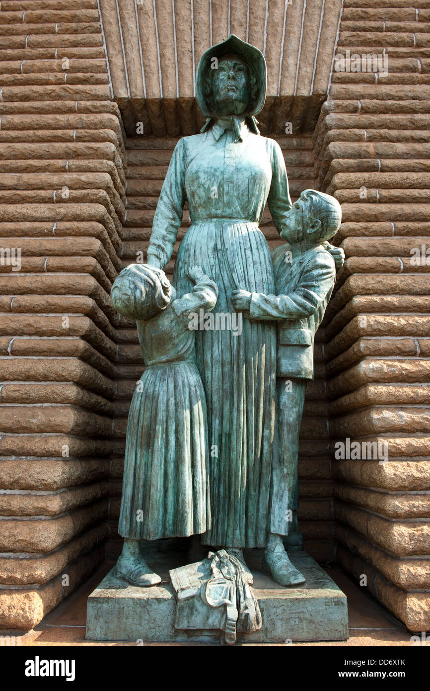 Staue de mère Voortrekker et les enfants par Anton van Wouw, monument Voortrekker, Pretoria, Afrique du Sud Banque D'Images