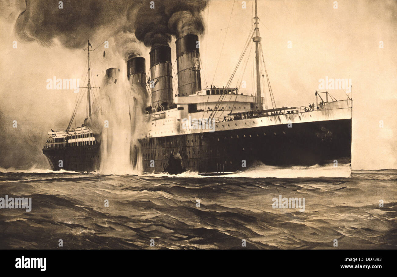 RMS Lusitania est torpillé par un sous-marin allemand le 7 mai 1915.Près de Kinsale Head, en Irlande, la torpille hits derrière un trou béant Banque D'Images