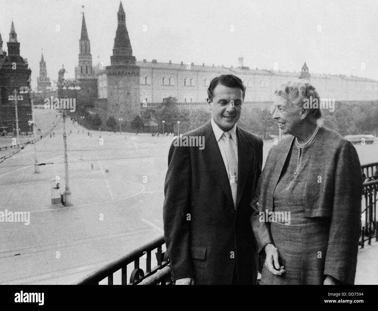 Eleanor Roosevelt à Moscou avec son ami proche, David Emmanuel Ménard. 1957 Septembre. (BSLOC 2013 6 72) Banque D'Images