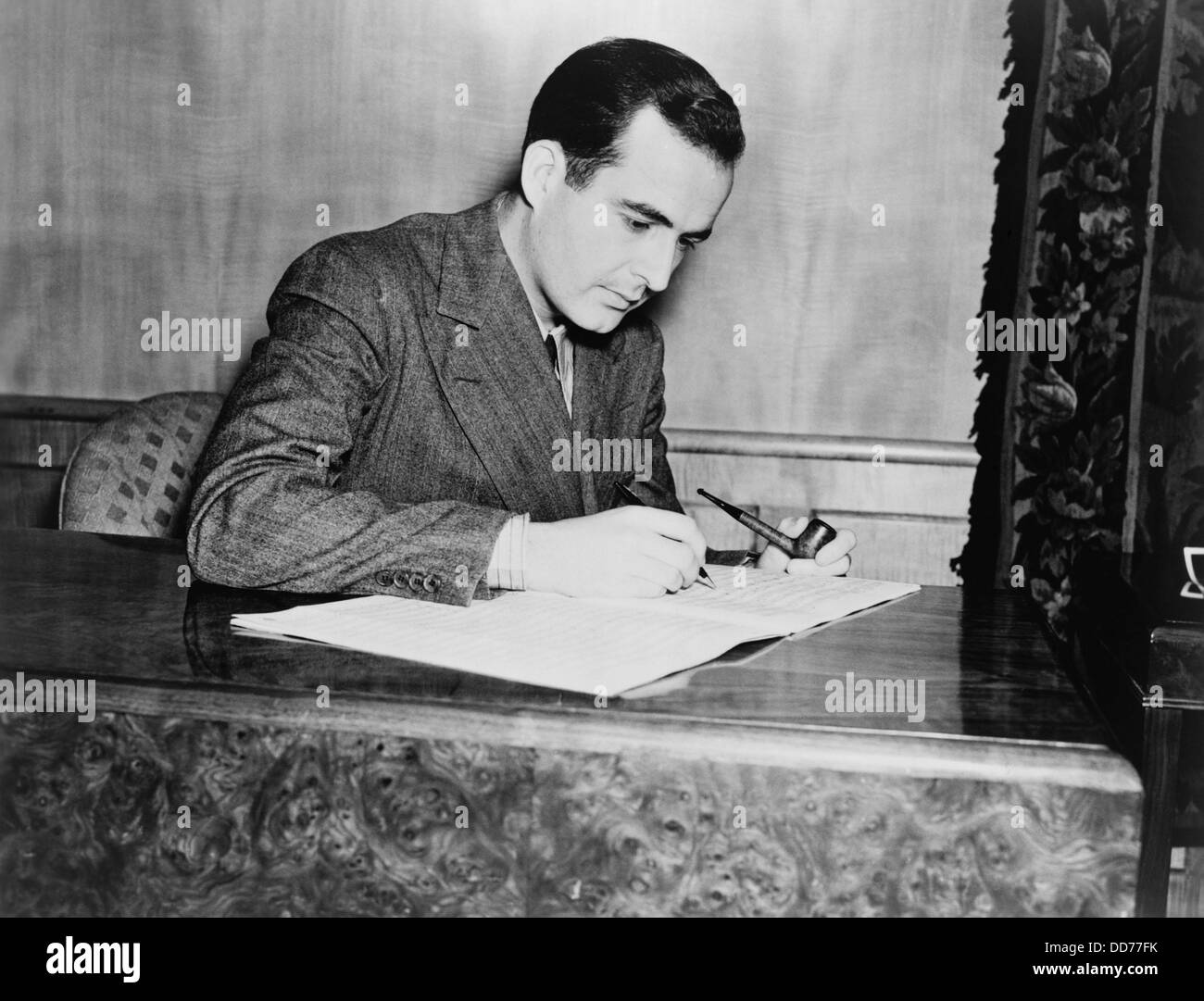 Samuel Barber, compositeur américain de musique orchestrale, opéra, chant choral, piano et musique. Oct 26, 1938. (BSLOC 2013 9 15) Banque D'Images