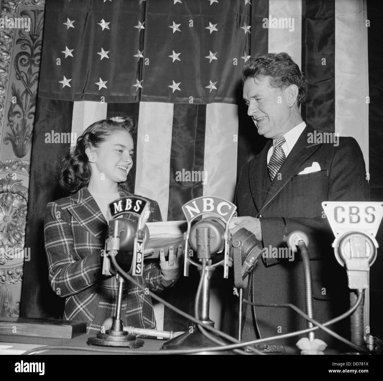 Le gène Cox, première femme à la page du Congrès, le 3 janvier 1939. Elle a été nommée par son père, Rép. Edward Cox, que ses renseignements personnels Banque D'Images