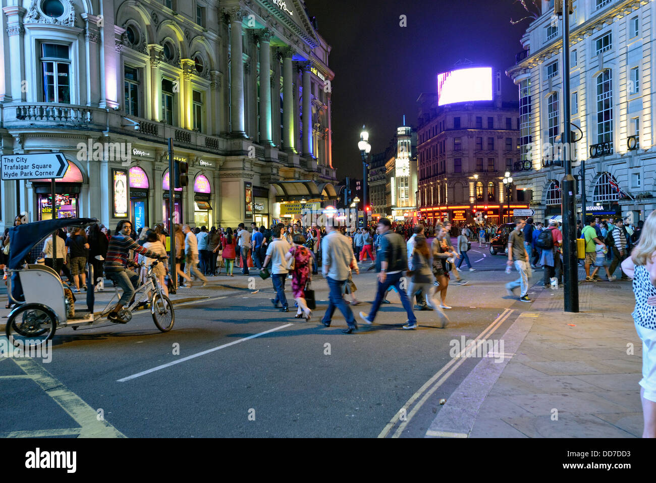 La vie nocturne à Londres dans Piccadilly Circus Banque D'Images