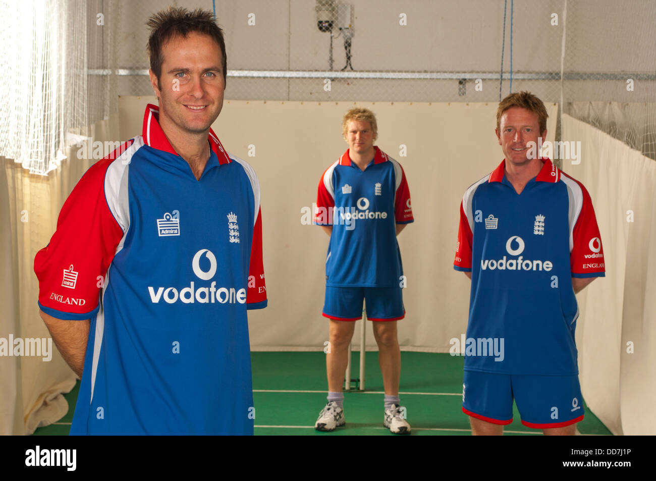 Angleterre cricket Michael Vaughan, Matthew Hoggard et Paul Collingwood à l'amiral kit cricket Banque D'Images