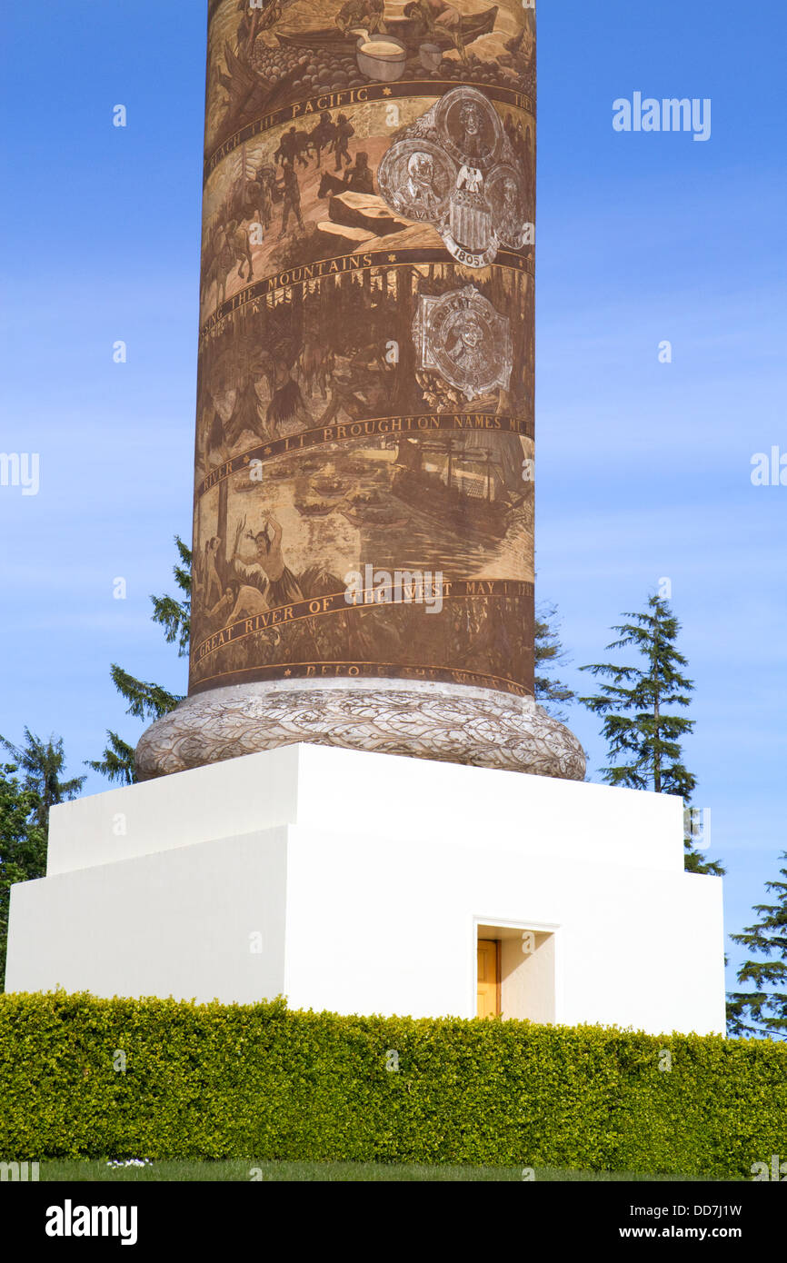 L'Astoria column est une tour surplombant le fleuve Columbia sur Coxcomb Hill à Astoria, Oregon, USA. Banque D'Images