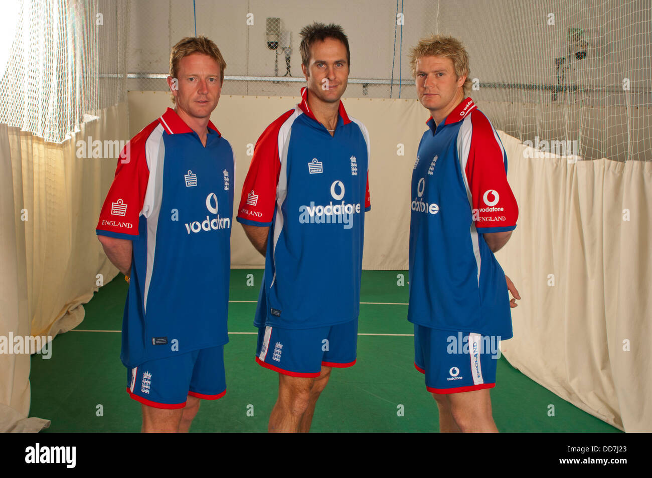 Angleterre cricket Michael Vaughan, Matthew Hoggard et Paul Collingwood à l'amiral kit cricket Banque D'Images