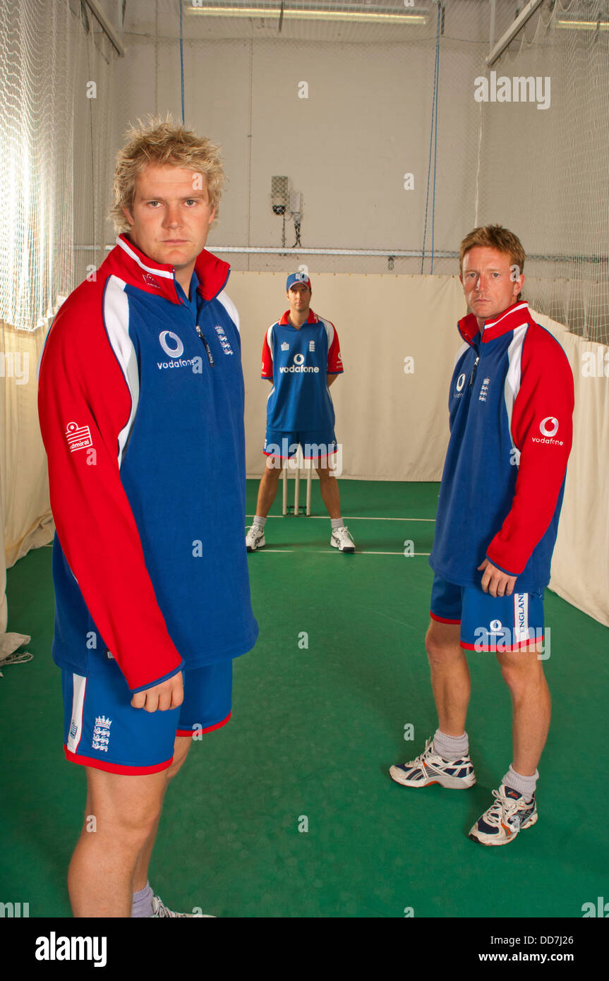 Angleterre cricket Michael Vaughan, Matthew Hoggard et Paul Collingwood à l'amiral kit cricket Banque D'Images