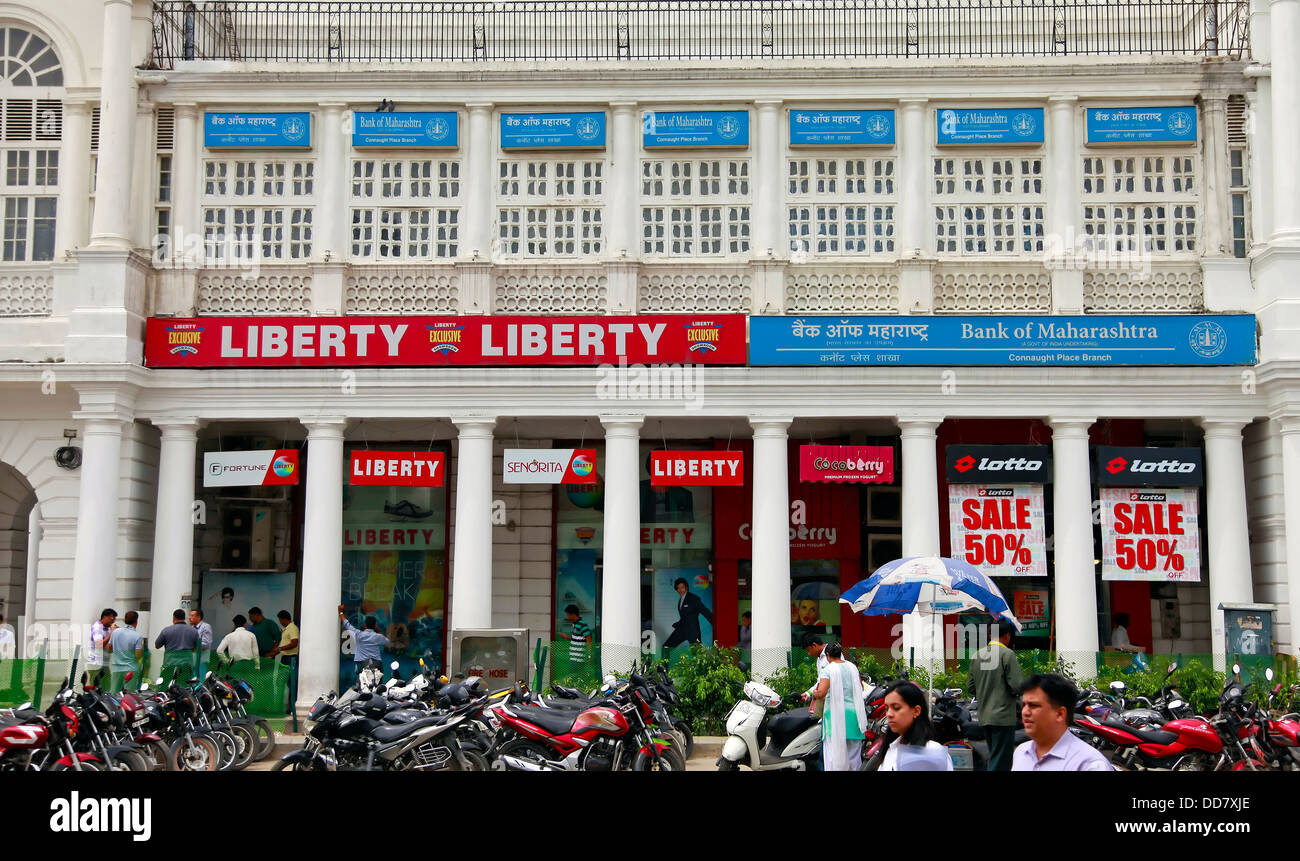 L'extérieur du shopping mall, Connaught Place Banque D'Images