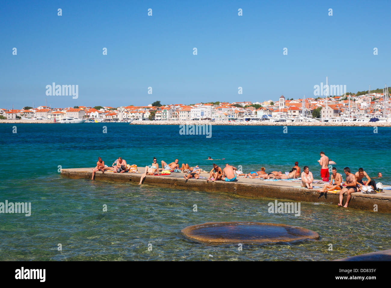La plage de Vodice, Croatie Banque D'Images