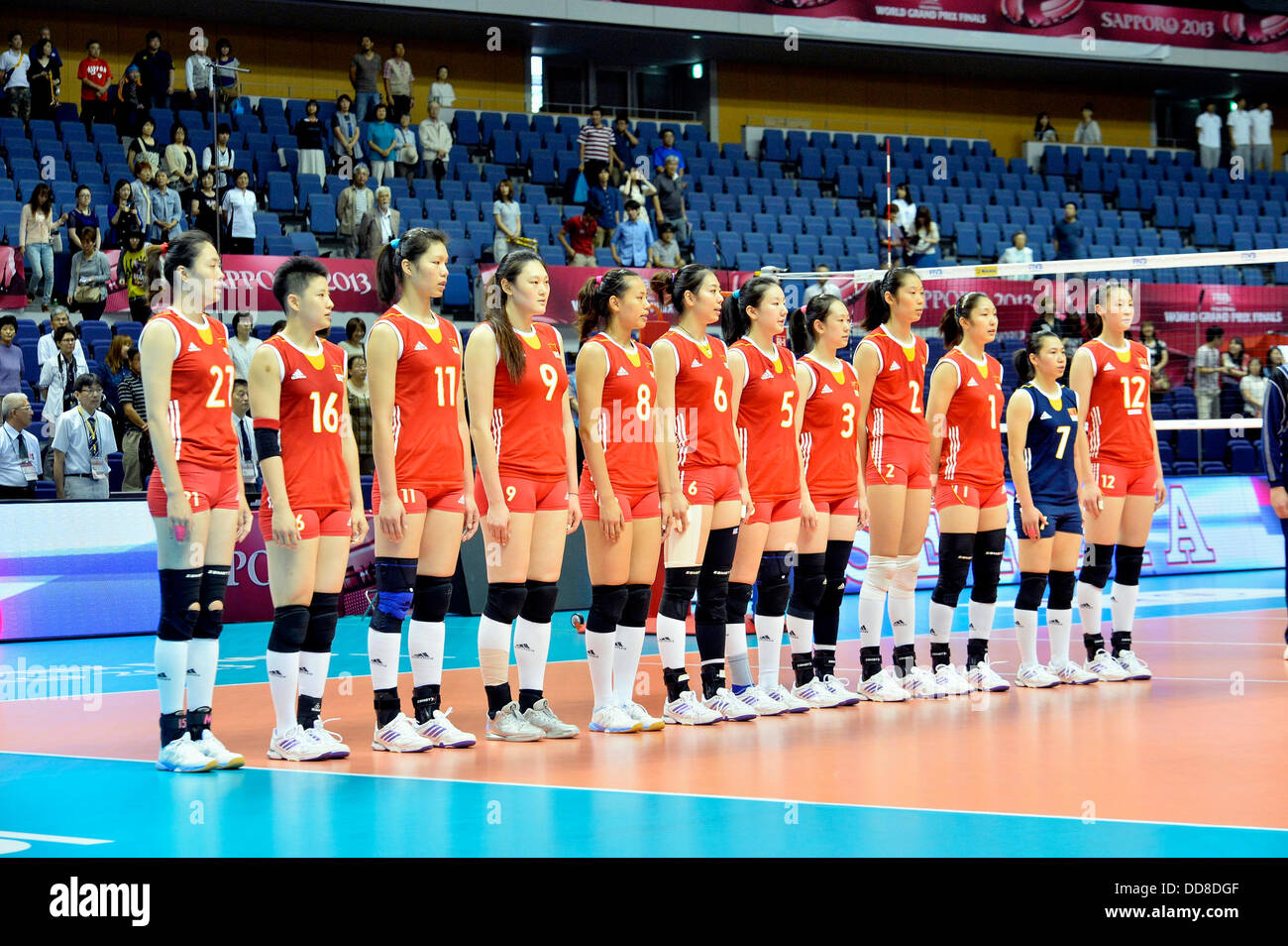 Sapporo, Hokkaido, Japon. Août 28, 2013. Groupe China Team (CHN) Volley-ball : 2013 FIVB World Grand Prix, final round match entre la Serbie 1-3 La Chine, au centre sportif de la préfecture d'Hokkaido 'Kitayell» à Sapporo, Hokkaido, Japon . © Ryu Makino/AFLO/Alamy Live News Banque D'Images