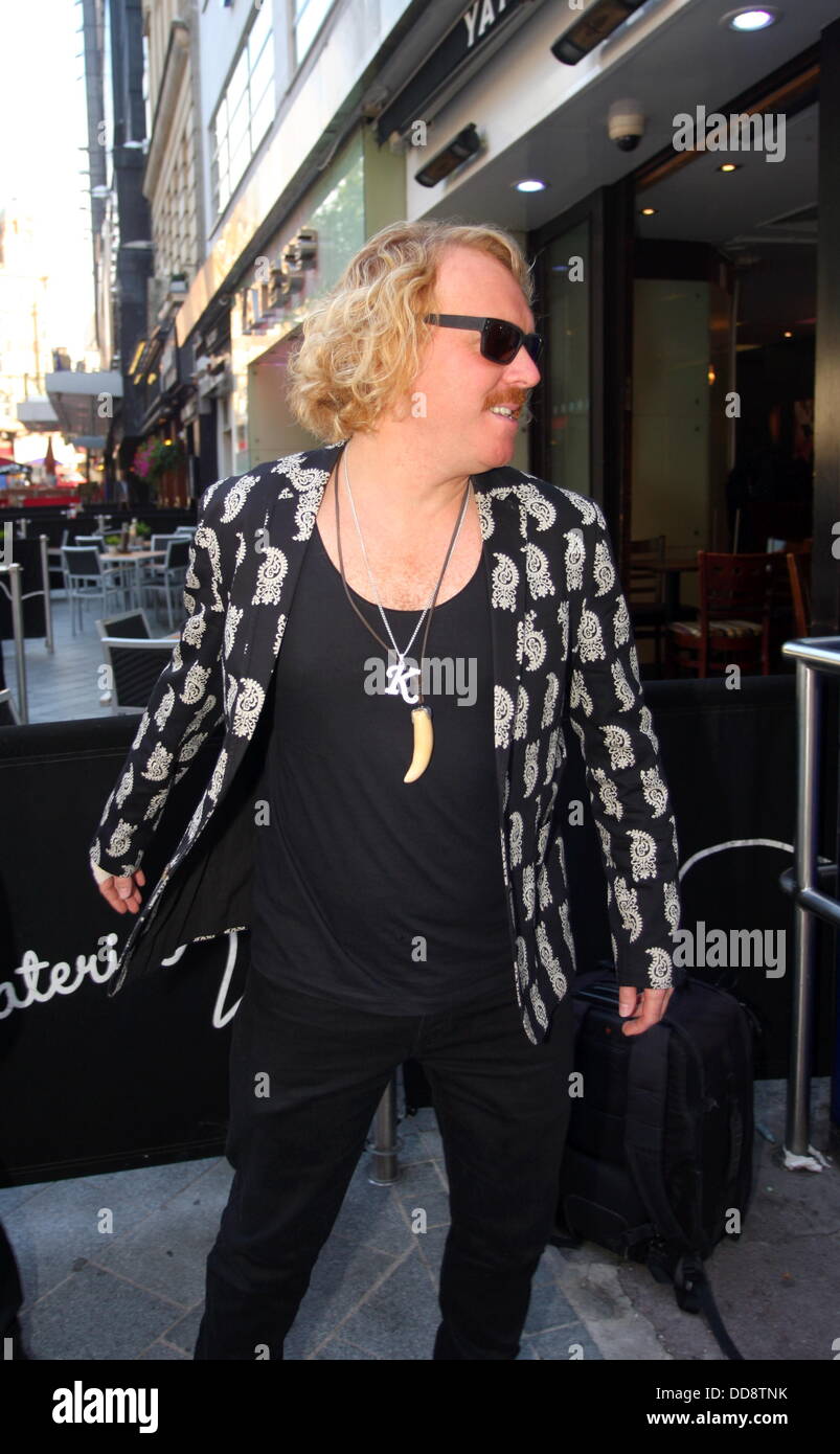 Leicester Square, Londres, Royaume-Uni. Août 29, 2013. Leigh Francis, également connu sous le nom de Keith Lemon pose à Leicester Square ce matin. Banque D'Images