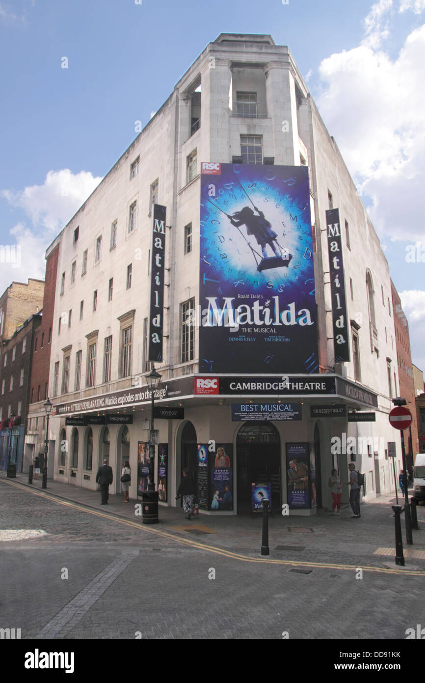 Matilda les montrant au Cambridge Theatre Seven Dials Covent Garden London Août 2013 Banque D'Images