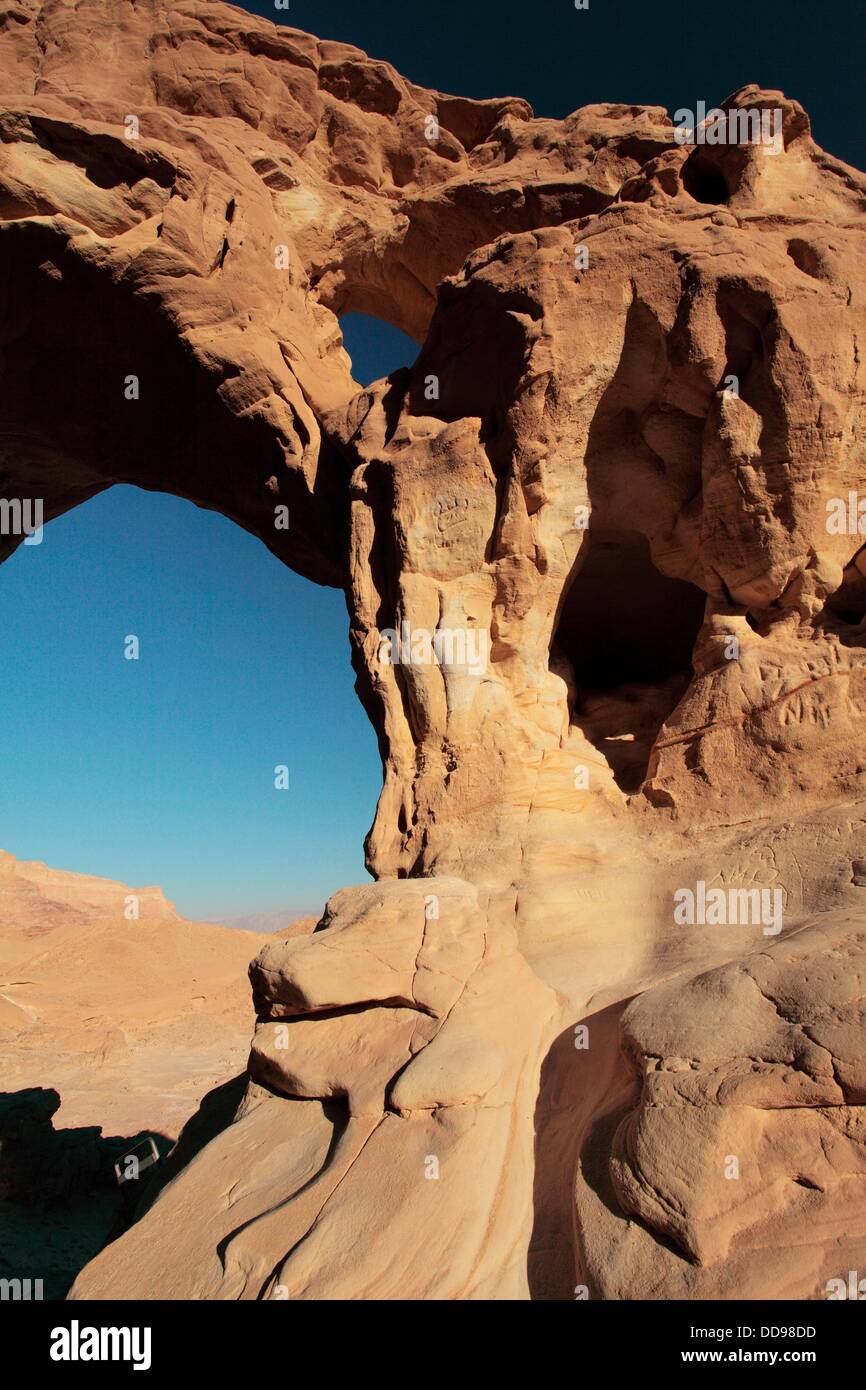 Israël, Eilat, Montagnes, Vallée Timna Park, site de mines de cuivre  égyptien, les arcs Photo Stock - Alamy