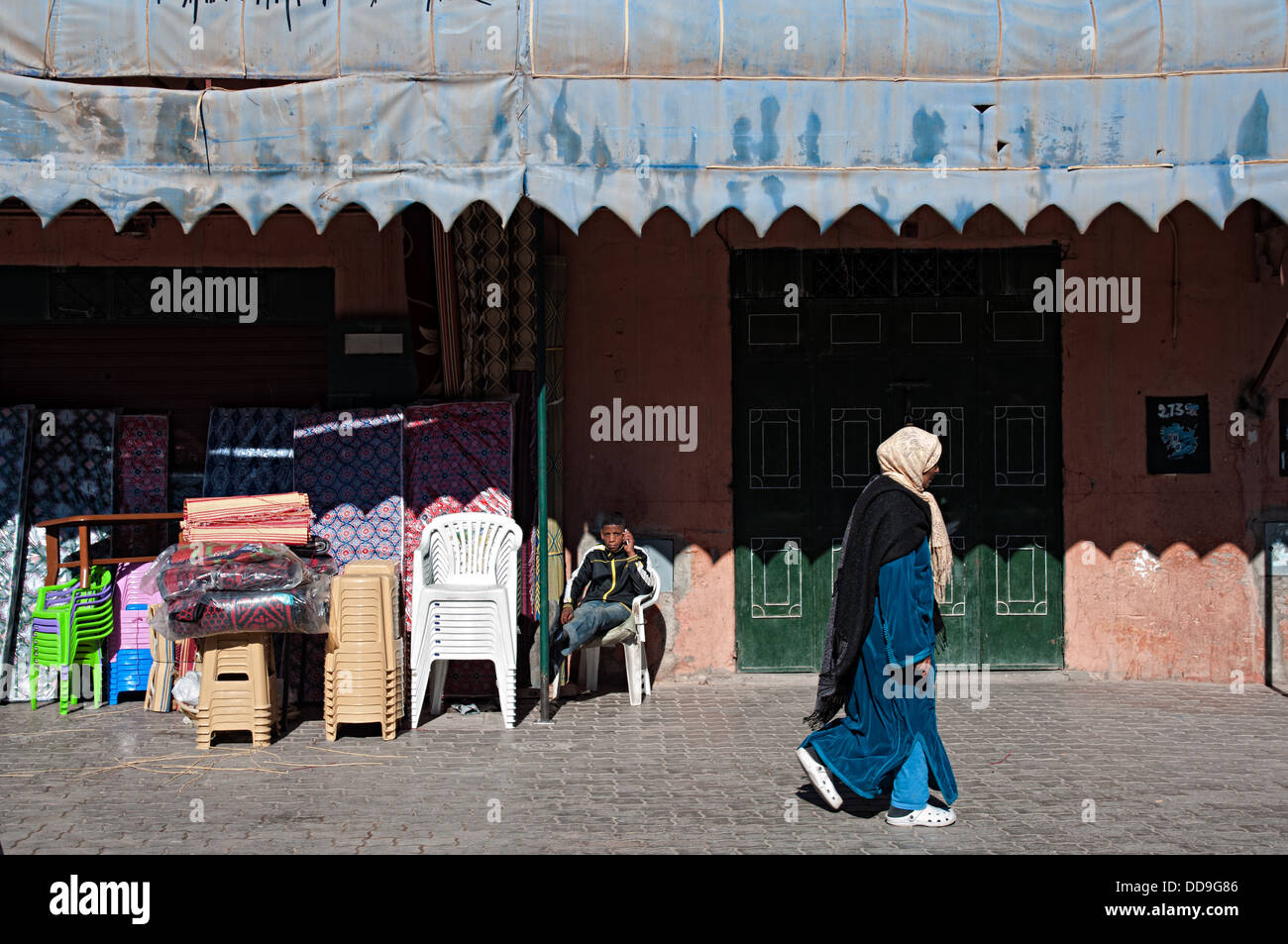 Scène de rue dans le centre-ville de Ouarzazate, Maroc Banque D'Images