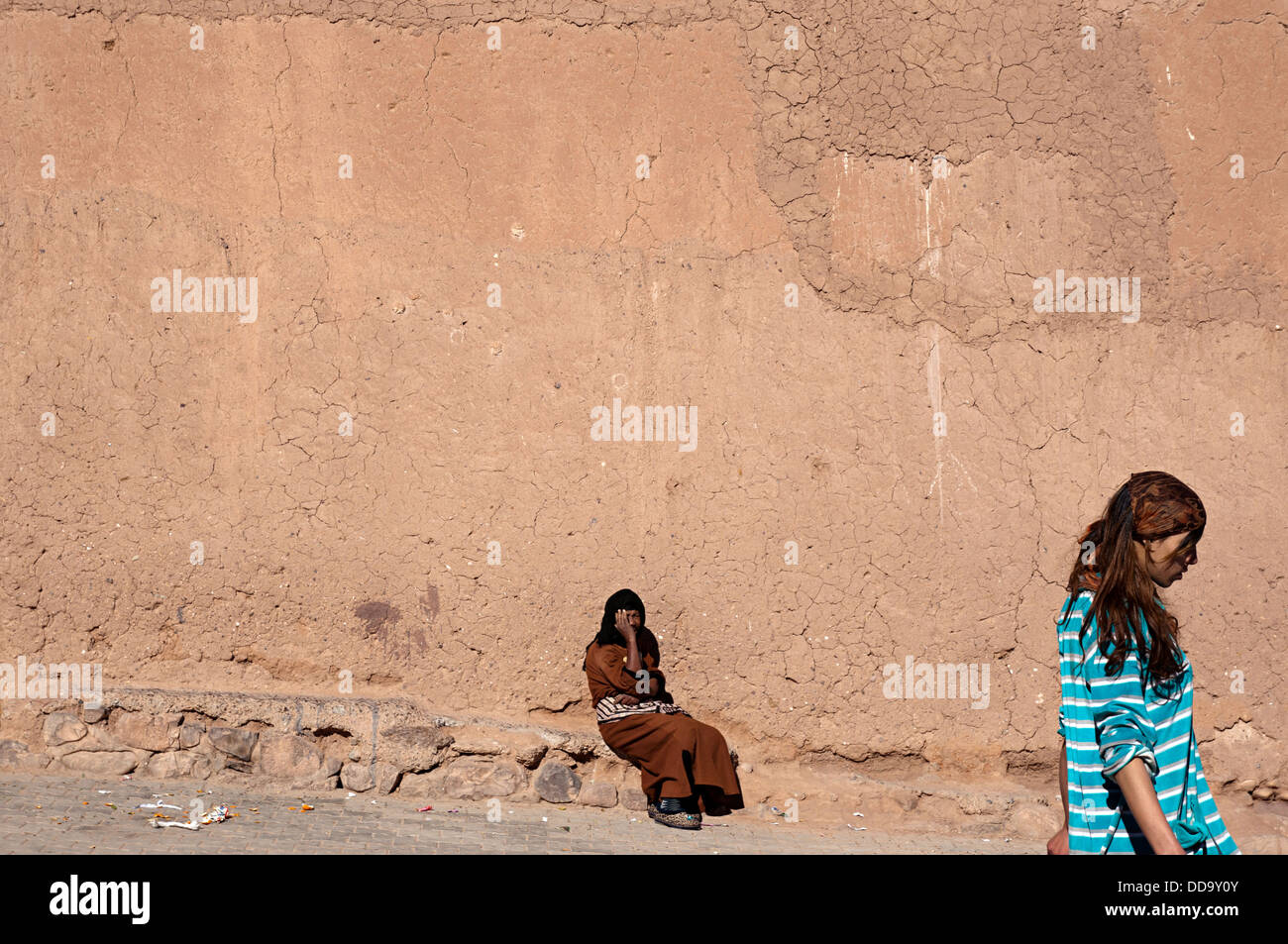 Les femmes dans le mellah (quartier juif). Ouarzazate, Maroc Banque D'Images