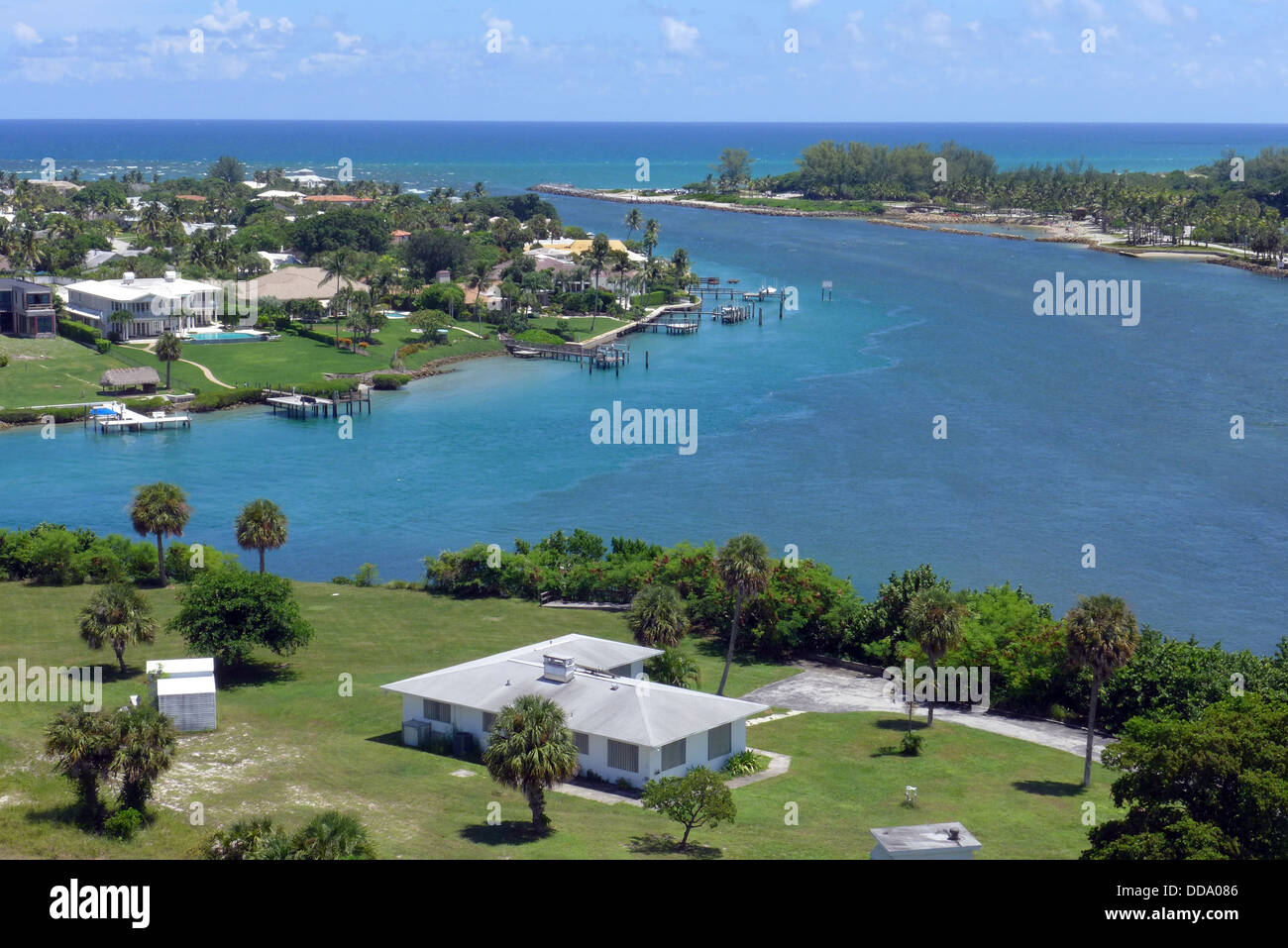 L'entrée sud de la Floride USA Jupiter montrant le Loxqhatchee River et l'Océan Atlantique vue du phare.. Banque D'Images L'entrée sud de la Floride USA Jupiter montrant le Loxqhatchee River et l'Océan Atlantique vue du phare.. Banque D'Images