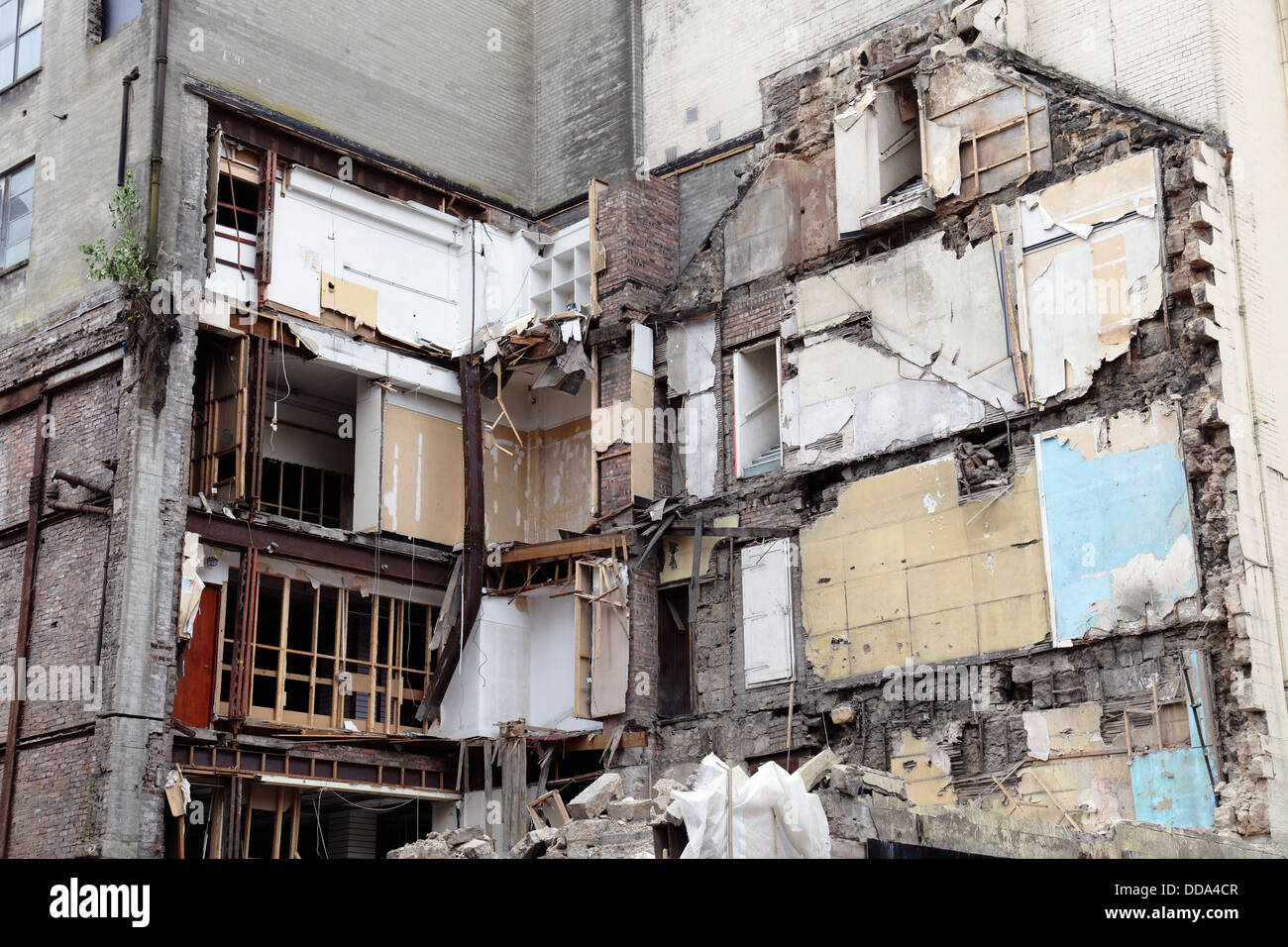 Un bâtiment partiellement démoli dans le centre-ville de Glasgow, en Écosse, au Royaume-Uni Banque D'Images