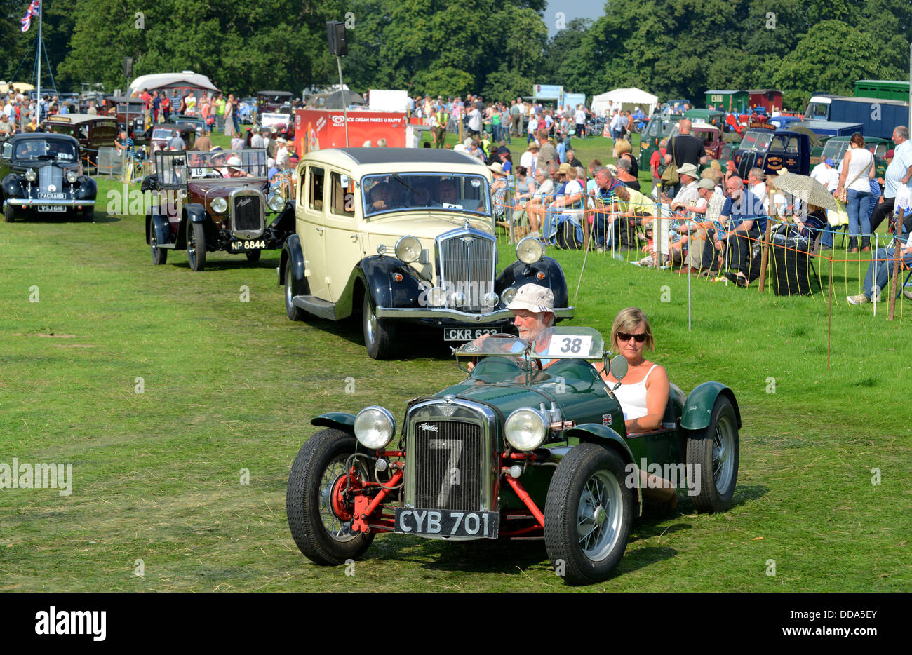 Austin 7 menant au défilé de voitures anciennes Rallye 2013 Vapeur Shrewsbury Banque D'Images