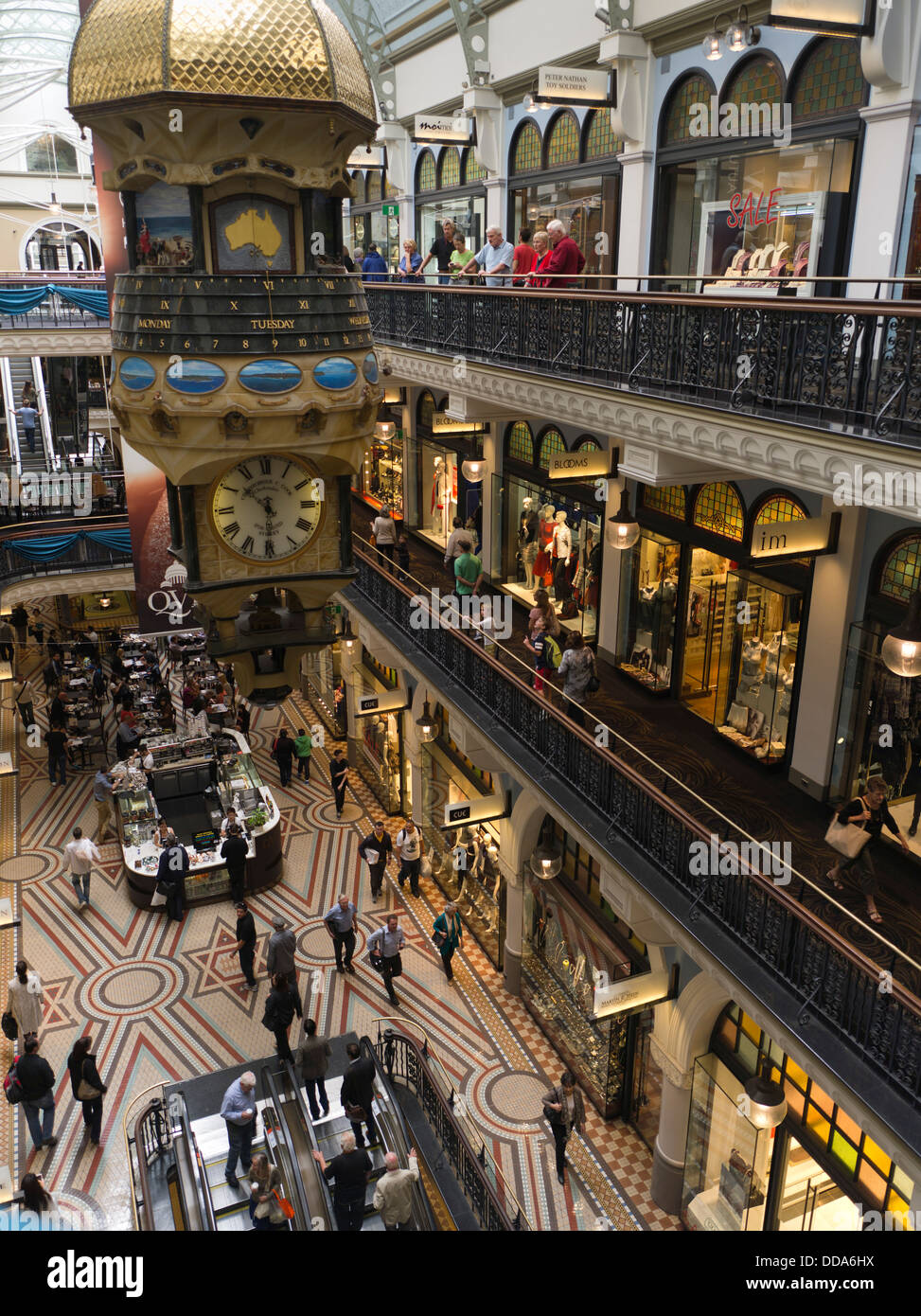 Dh Queen Victoria Building Sydney Australie grand shopping mall Shoppers réveil intérieur Banque D'Images