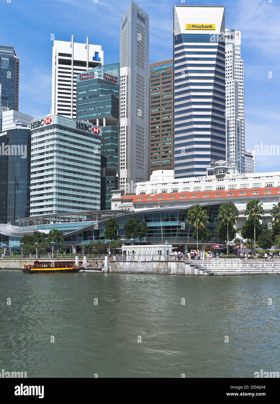 Centre-ville de la baie marine dh Bumboat SINGAPOUR Singapour jetée pier tours bateaux taxi de l'eau des gratte-ciel Banque D'Images