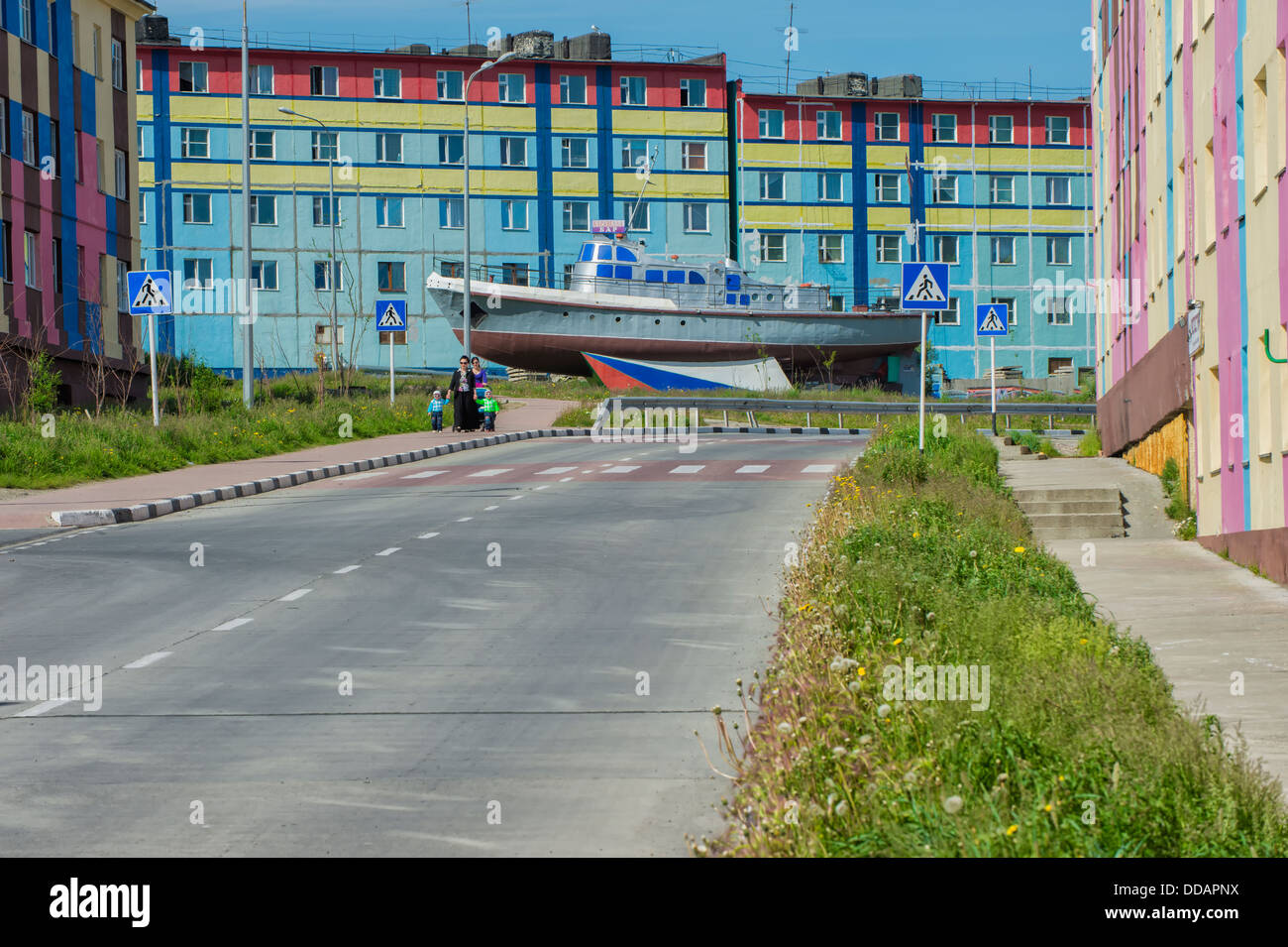 Maisons de vacances colorées, ville de Sibérie Tchoukotka Anadyr, Province, Extrême-Orient russe Banque D'Images