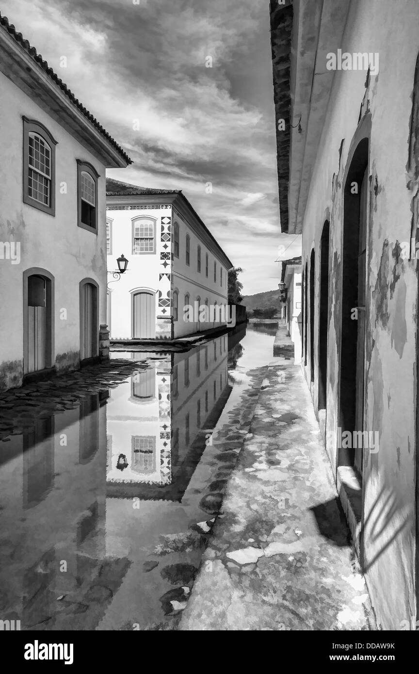 La rue inondée de Paraty à marée haute, l'état de Rio de Janeiro, Brésil Banque D'Images