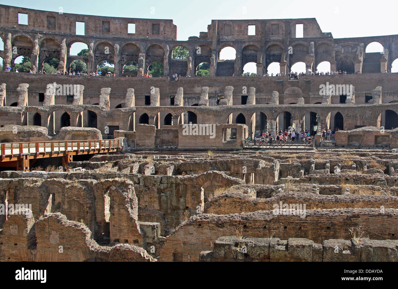 L'intérieur du Colisée de Rome où a eu lieu la bataille de gladiateurs 1 Banque D'Images