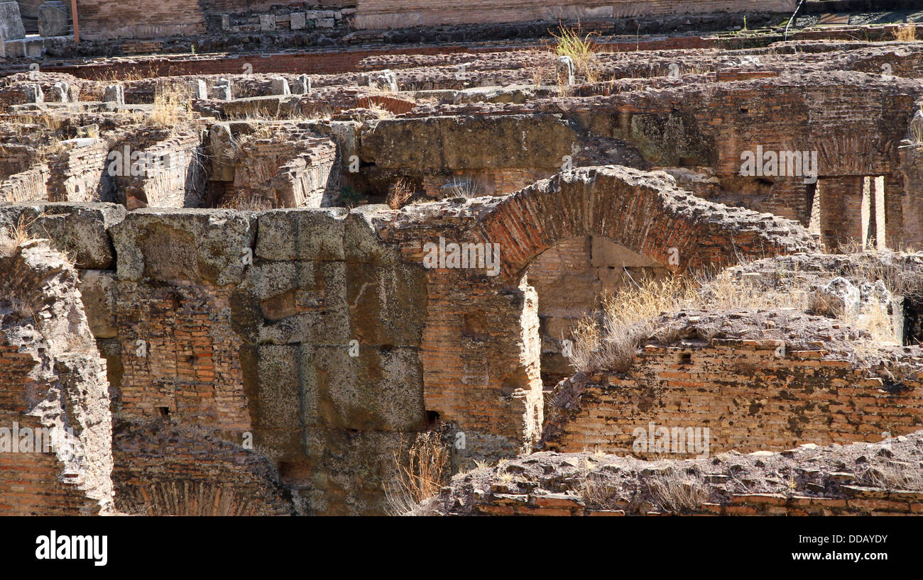 Anciennes caves et passages secrets du Colisée à Rome, Italie Banque D'Images