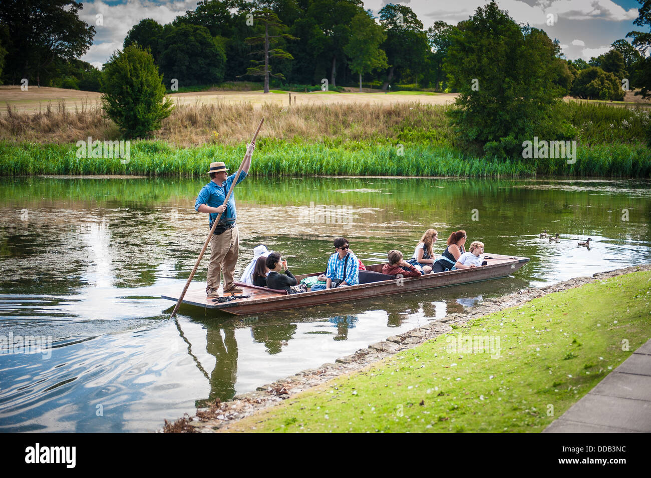 Barques à Leeds Castle, Angleterre Banque D'Images