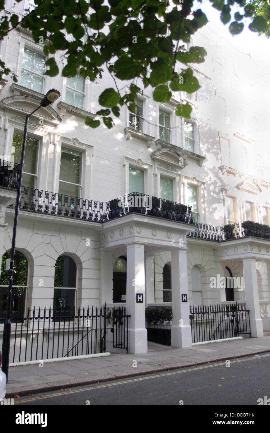 Londres, Royaume-Uni. Août 30, 2013. Un ancien haut A-list boutique hotel sera réaménagée en appartements de luxe. L'Hôtel Hempel dans Hyde Park (photo) est la vente aux enchères la totalité de son contenu, y compris le lit les Beckhams dormi et Michael Jackson's de toilettes. Les Beckhams' lit dans la lionne Suite est l'un des éléments de la star vente aux enchères, qui a lieu le 12 septembre de cette année. David et Victoria Beckham ont été souvent invités à l'hôtel, un favori des célébrités star depuis son ouverture. Crédit : Tony Henshaw/Alamy Live News Banque D'Images