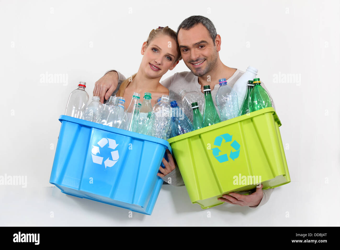 Tri des déchets couple Banque D'Images